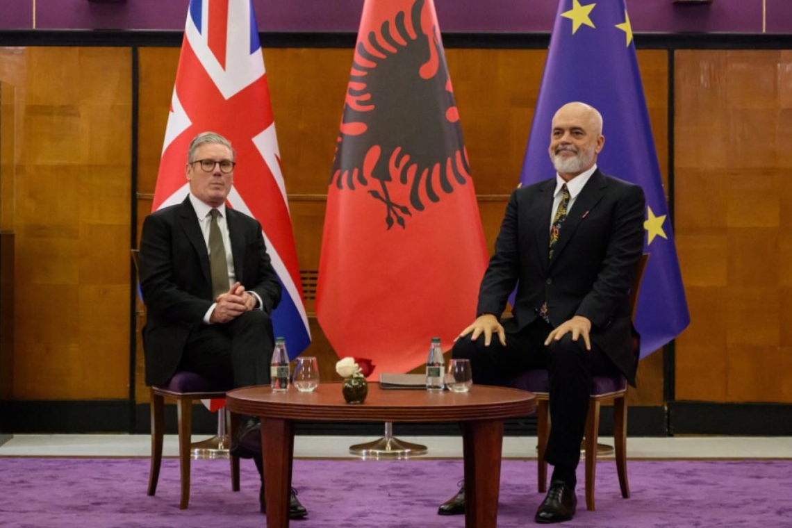 Η συνάντηση Στάρμερ και Ράμα για λύση στο μεταναστευτικό